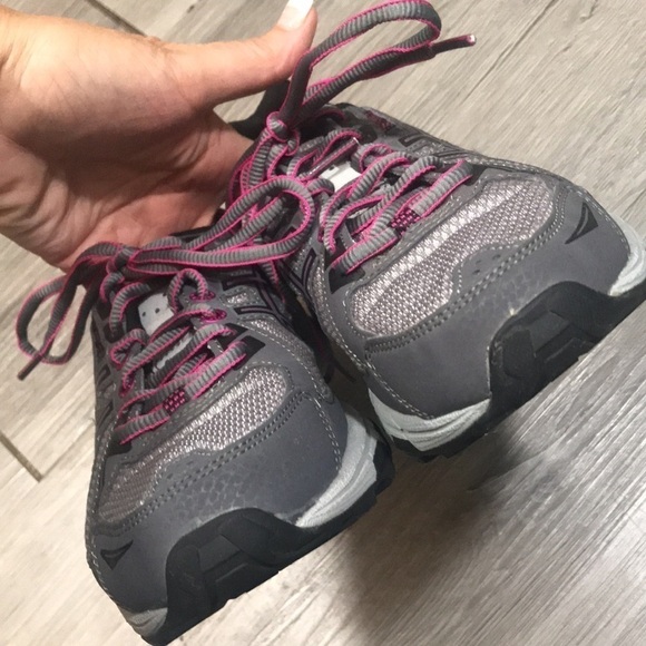 ASICS Gel Venture 6 Gray & Pink Running Shoes         size 7 - Picture 4 of 10